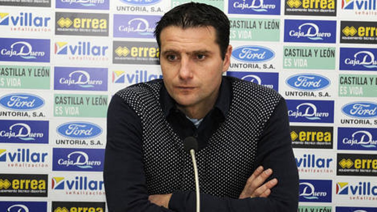 El director deportivo del Numancia, César Palacios, en una imagen de archivo. / VALENTÍN GUISANDE-
