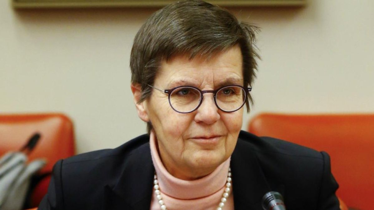 La presidenta de la Junta Única de Resolución (JUR) europea, Elke König, ha considerado altamente improbable asumir la compensación a los tenedores de deuda del Banco Popular.-EL PERIÓDICO