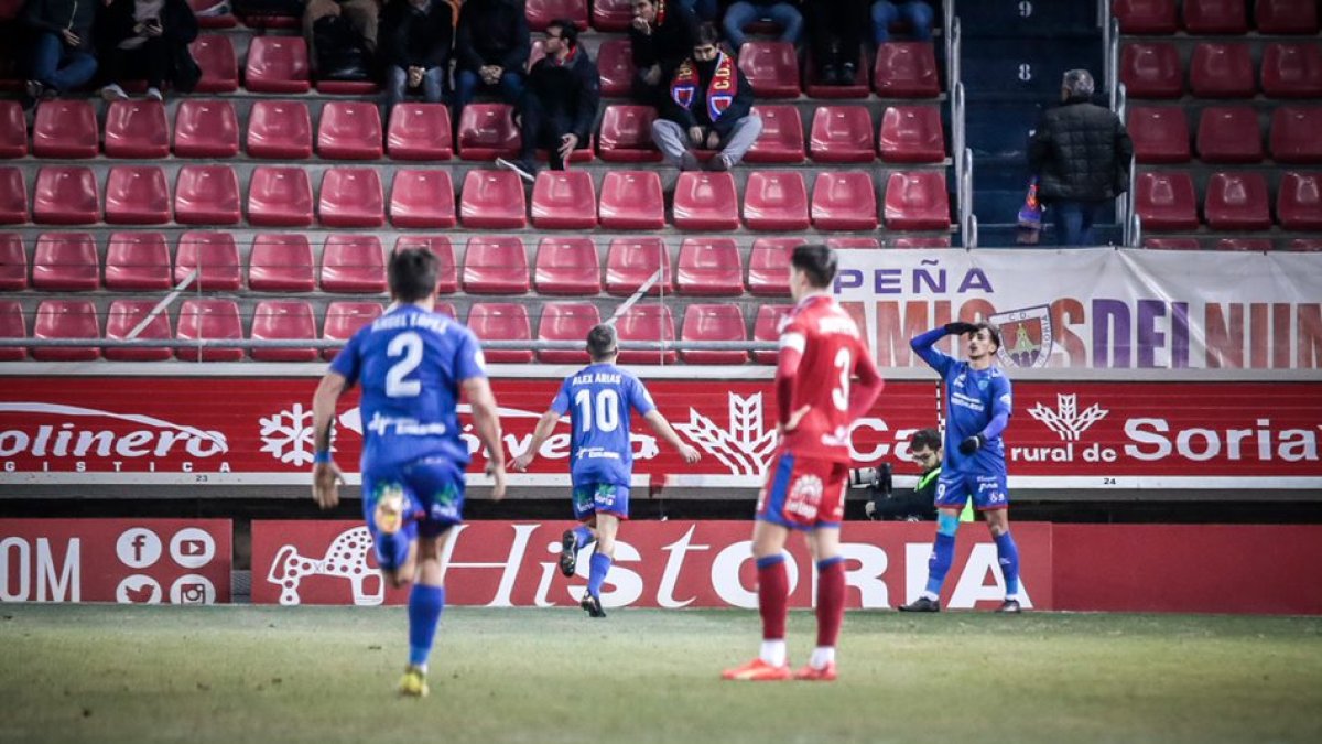 Mal partido el de un Numancia sin ideas ante el colista Calahorra y derrota que deja a los sorianos más cerca del descenso que de las posiciones de play off. Un gol de Baselga en el minuto 90 acabó de desarmar a un equipo rojillo que sigue con su mala dinámica de resultados. Iñaki Bea no acaba de encontrar la tecla que haga que los sorianos mejoren en su rendimiento.