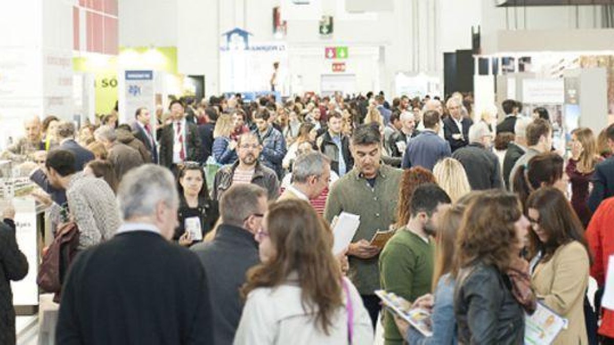 Elevada afluencia de público la última jornada de Meeting Point.-EL PERIÓDICO