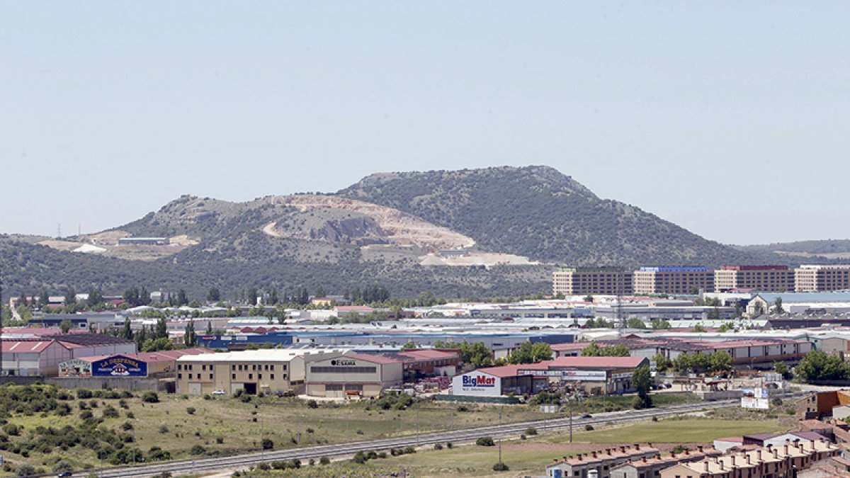 POLIGONO INDUSTRIAL DE LAS CASAS. LUIS ANGEL TEJEDOR. 18-06-2015