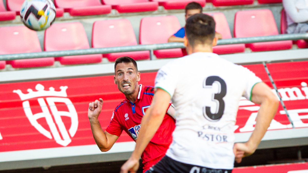 Borja San Emeterio es uno de los capitanes del Numancia que se reunían con los representante de AFE. MARIO TEJEDOR