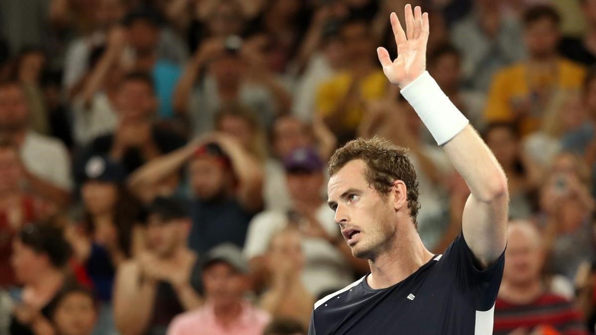 Andy Murray se despide del público en Melbourne.-REUTERS / LUCY NICHOLSON