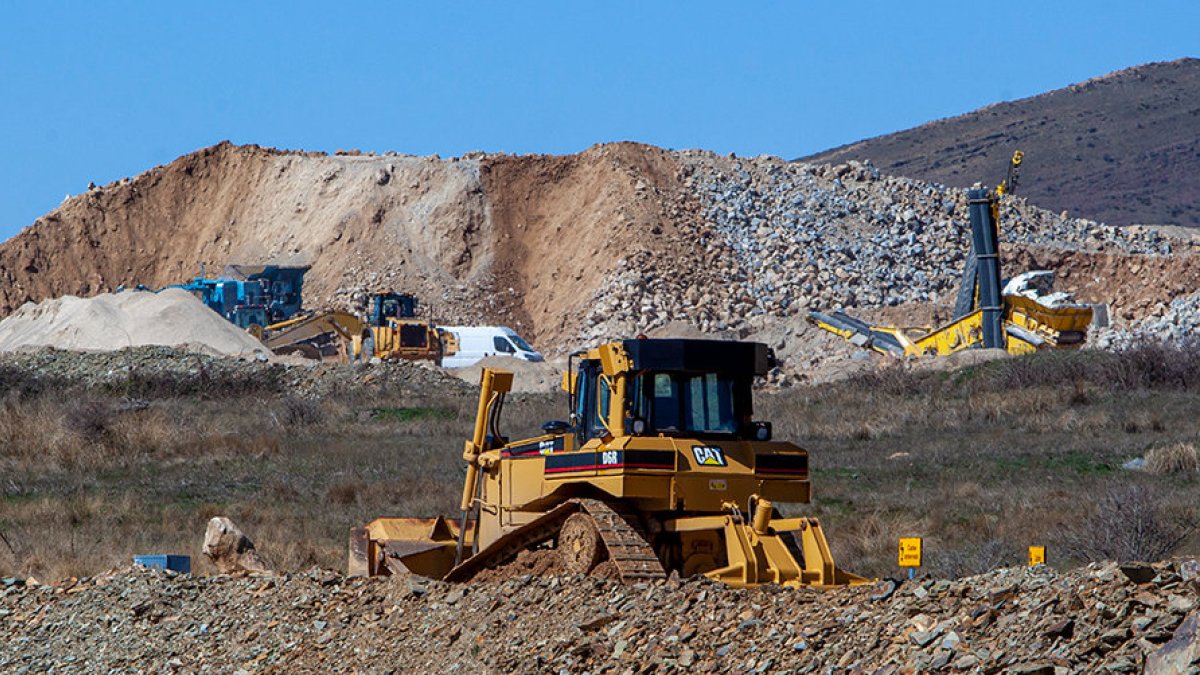 Sobre estas líneas, trabajos en la mina de Borobia. HDS