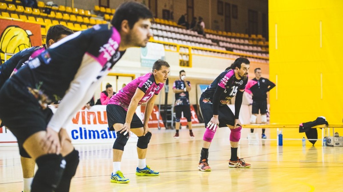 El Sporting sumó una nueva derrota ante Cisneros. HDS
