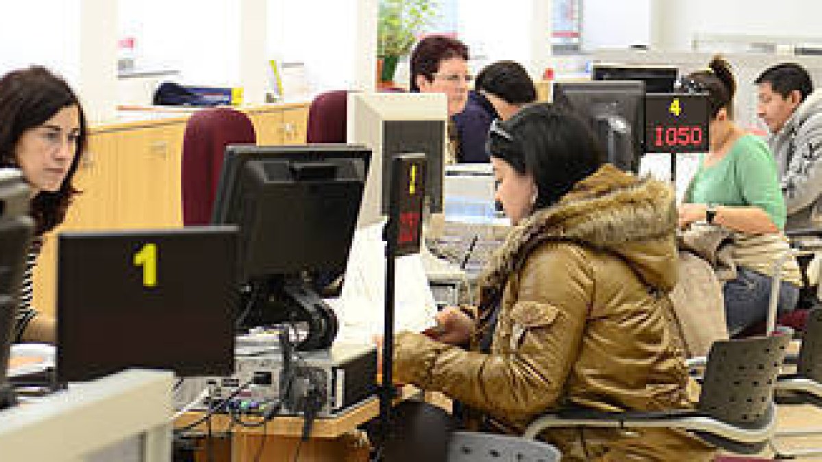 Oficinas del Ecyl en la capital soriana durante la jornada de ayer. / V. G. -