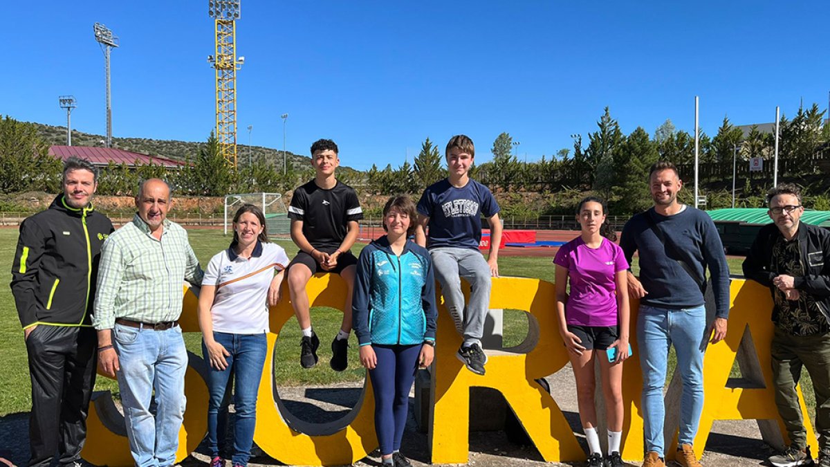 David Serrato, Gustavo Marín, Edurne Orte, Iván, Ana Isabel Martínez, Pablo Lobera, Leyre Ayllón, Manu Salvador y Ramón Martínez, ayer. HDS