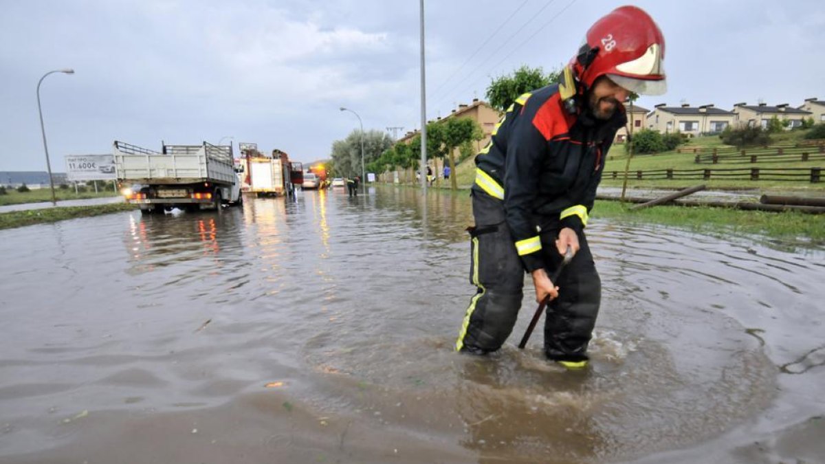 El 15 de junio llovió casi tanto como lo suele hacer en todo el mes.-VALENTÍN GUISANDE