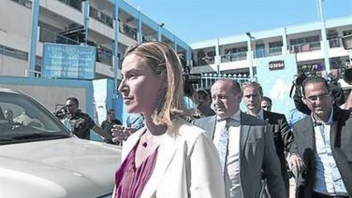 Federica Mongherini ayer durante su visita a Gaza.-AFP / MAHMUD HAMS