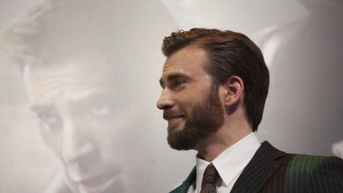 Evans se ha convertido en una estrella mundial gracias a su papel de Capitán América en el universo cinematográfico de Marvel.-MEDIOS
