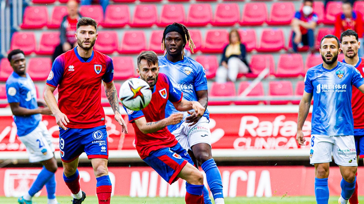 El Numancia en un partido esta temporada. MARIO TEJEDOR