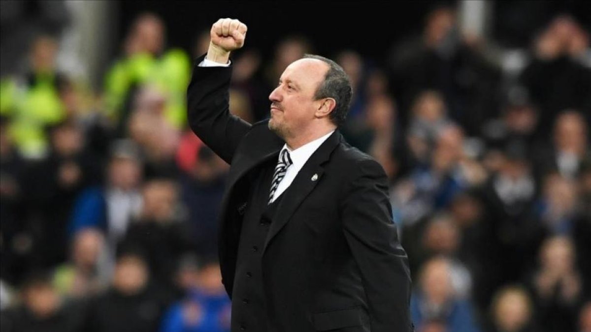 Rafa Benítez celebra el ascenso tras ganar al Preston (4-1).-GETTY / STU FORSTER