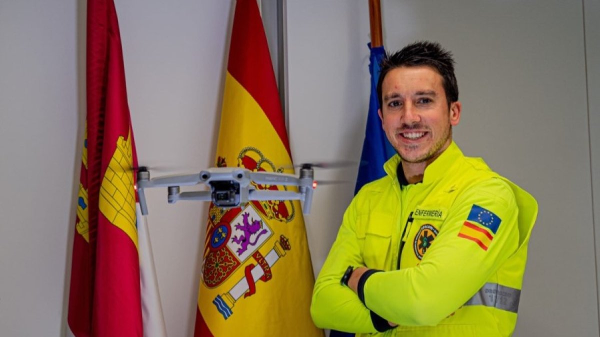 Sergio Esteban y su pareja, Sandra Ferrero, emplearán sus vacaciones en garantizar rutas seguras para que refugiados de Ucrania lleguen a España. HDS