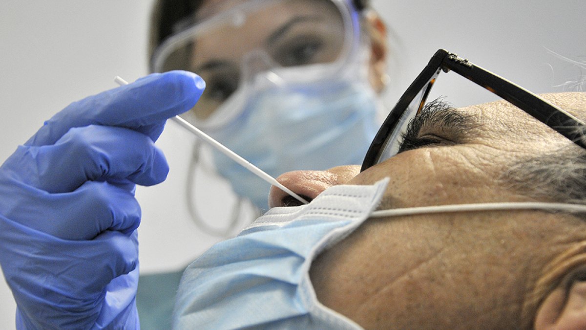 Cribado para detectar el Covid en una imagen de archivo. HDS