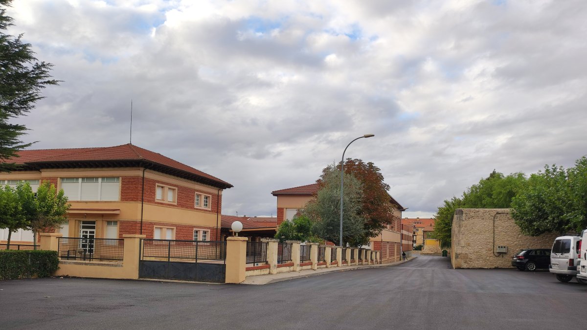 Pavimentación en el entorno del colegio. HDS