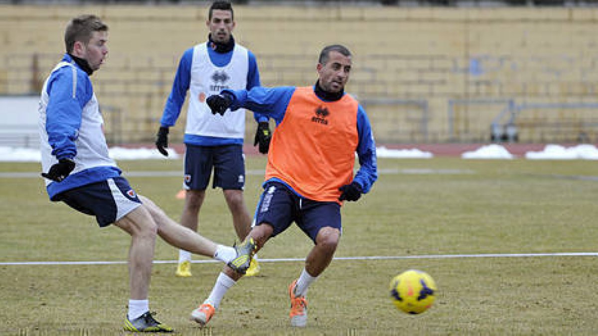 David González se perfila como titular ante el Córdoba. / Álvaro Martínez-