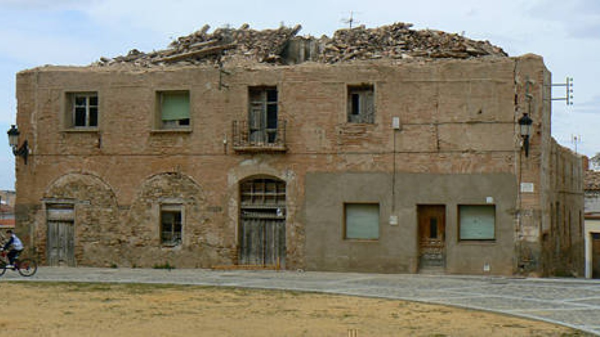 Aspecto exterior del edificio de la Alhóndiga. / EVA SÁNCHEZ-