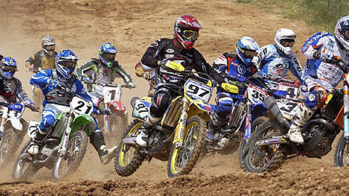 Almazán y San Esteban acogen prueba de motocross este fin de semana. / VALENTÍN GUISANDE-