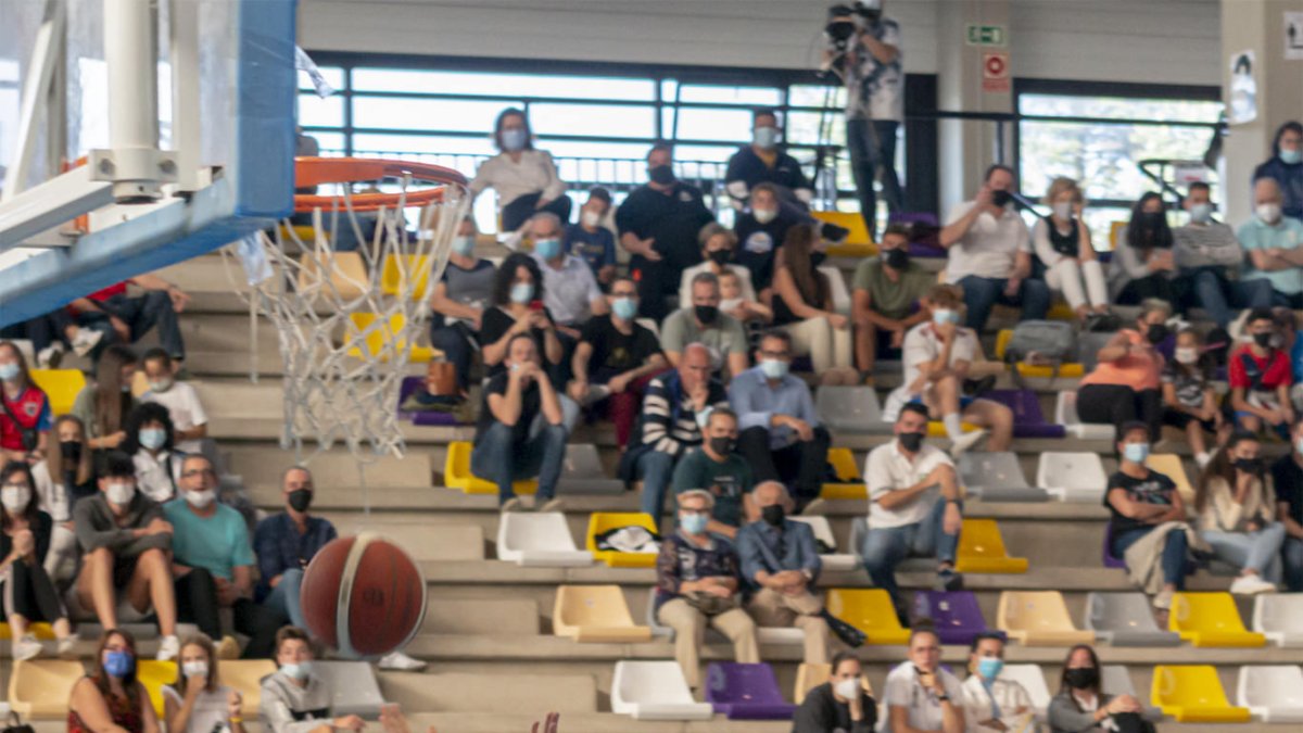 Margot Legat (dorsal 8) permanecerá varios meses de baja. HDS