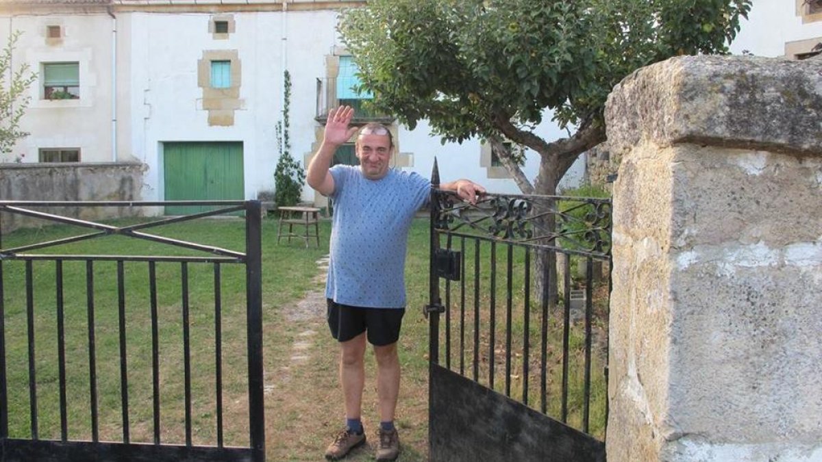 José Manuel Recover en la casa alquilada en Sotillo del Rincón.-HDS