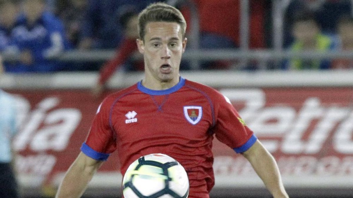 Pablo Larrea, durante un partido del CDNumancia.-LUIS ÁNGEL TEJEDOR