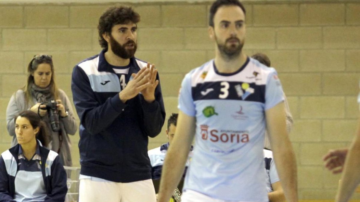 El técnico del Río Duero Manuel Sevillano durante un partido.-DIEGO MAYOR