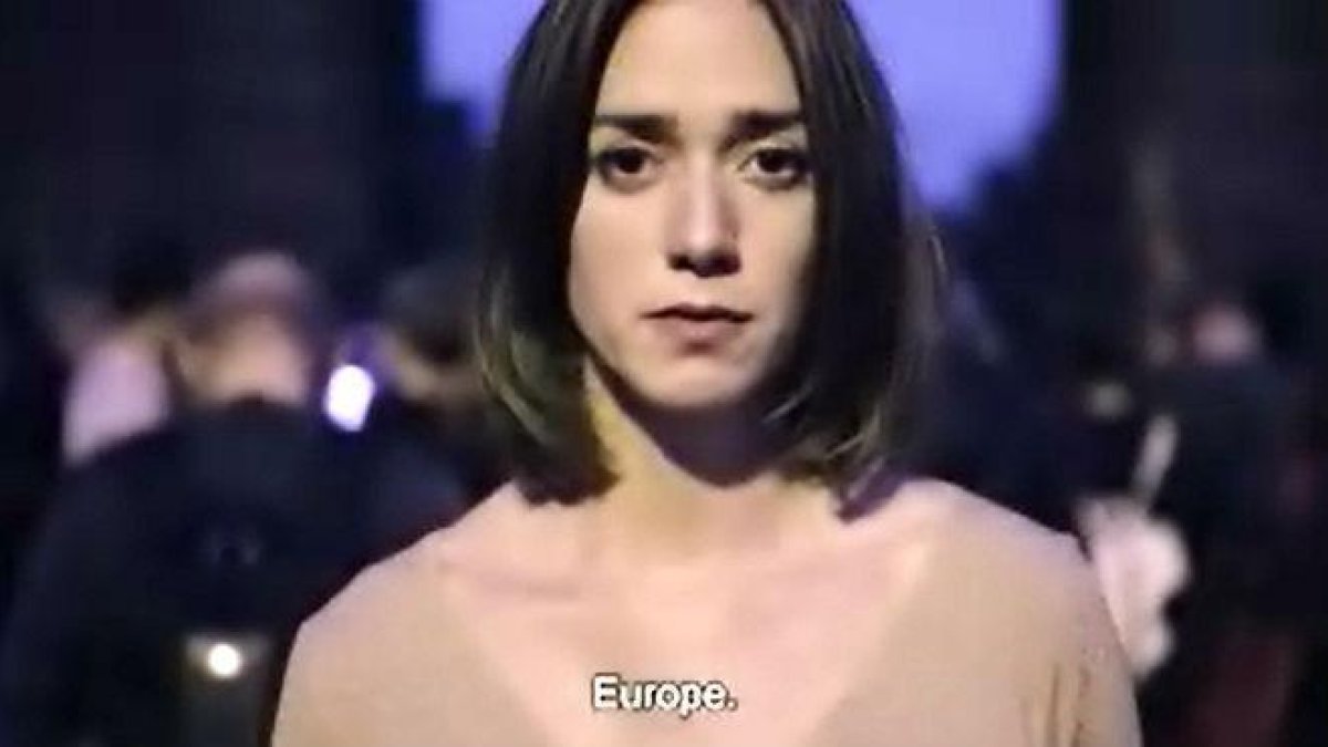 Vídeo de Òmnium Cultural en el que pide ayuda a Europa.-EL PERIÓDICO