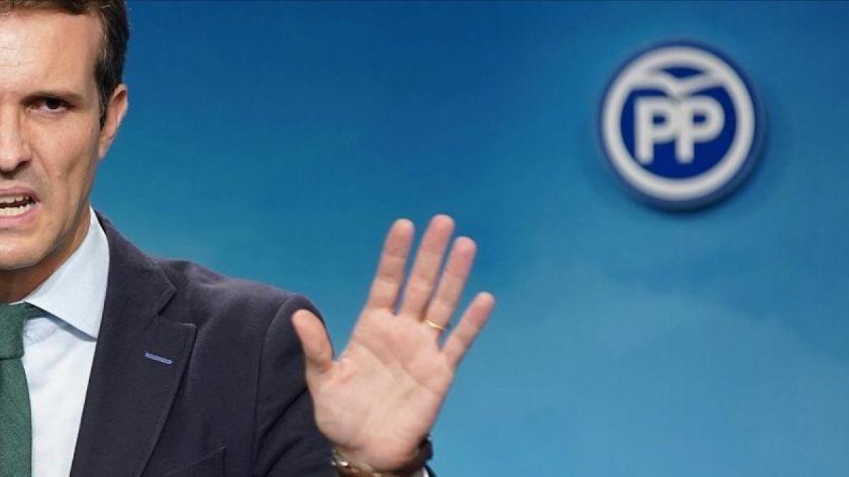 Pablo Casado, en rueda de prensa en la sede del PP, tra conocer el auto que envía al Supremo el caso Máster.-JOSÉ LUIS ROCA