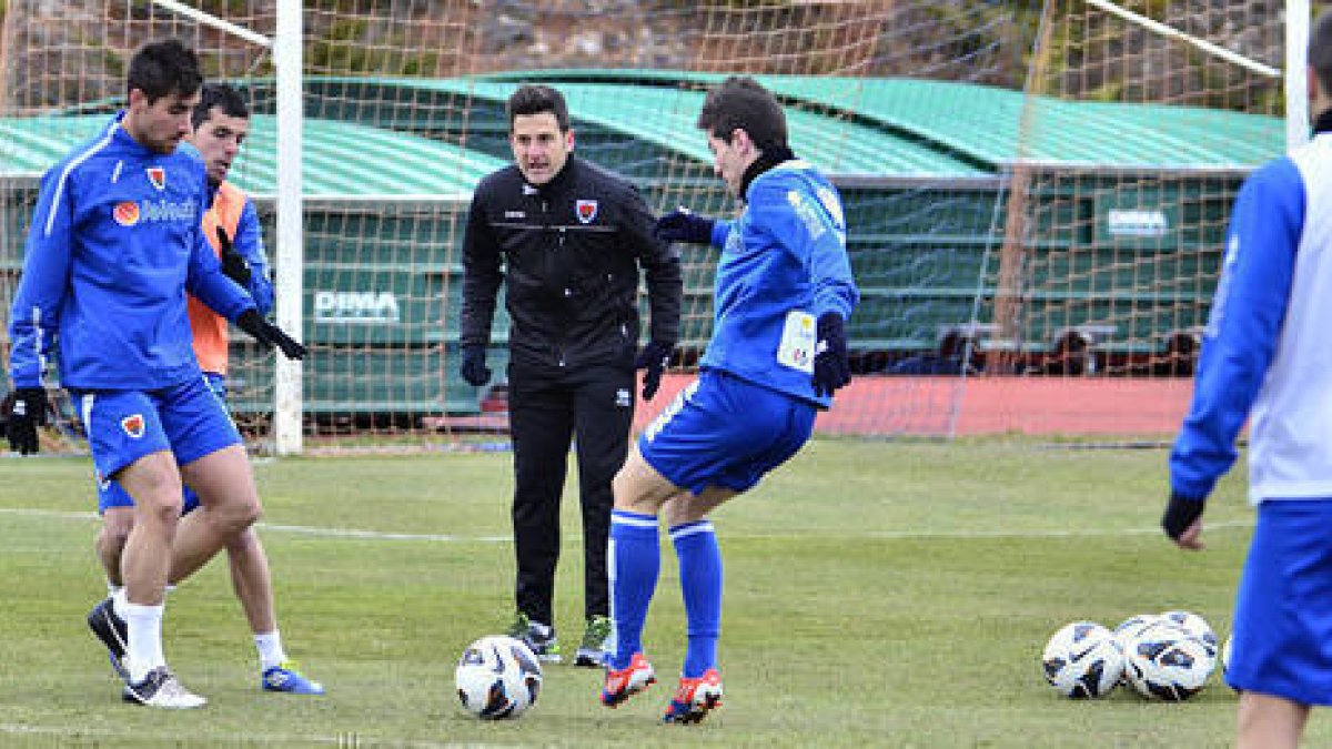 Juan Carlos Moreno en un entrenamiento del primer equipo la pasada temporada. / Álvaro Martínez-