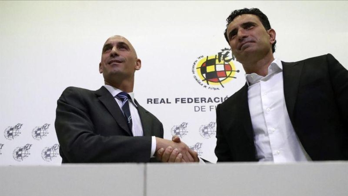 Luis Rubiales y José Francisco Molina, en la presentación del nuevo director deportivo de la FEF.-JAVIER LIZON