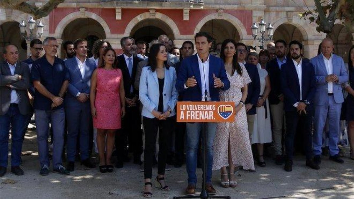 Declaración institucional de Albert Rivera frente a la sede del Parlament de Catalunya para conmemorar el 6 y 7 de septiembre de 2017-SILVIA JARDÍ (ACN)