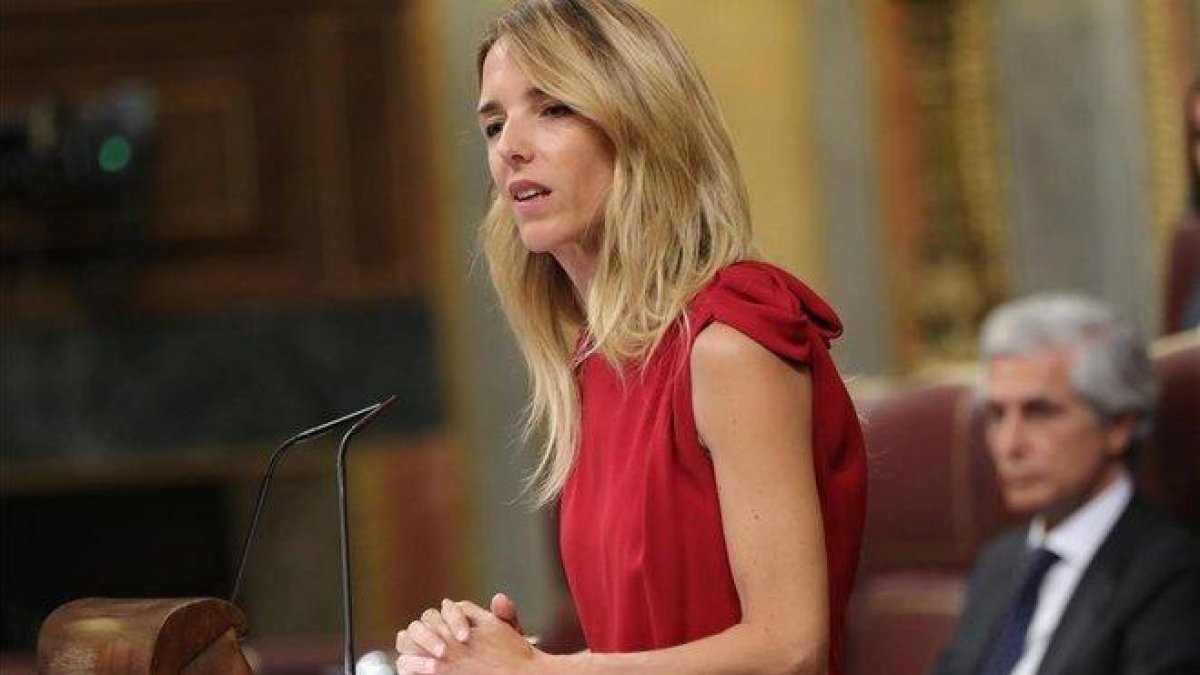 La portavoz del PP, Cayetana Álvarez de Toledo, en un debate en el Congreso el 29 de agosto.-JESÚS HELLÍN / EUROPA PRESS