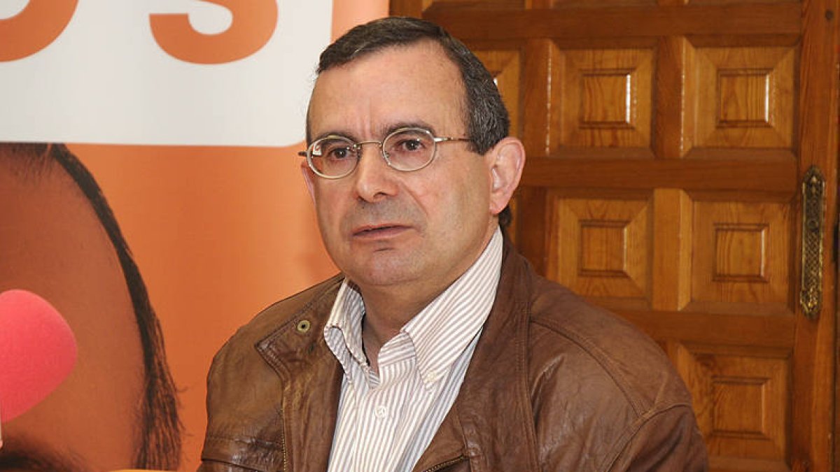 El economista Jesús de Lózar. / VALENTÍN GUISANDE-