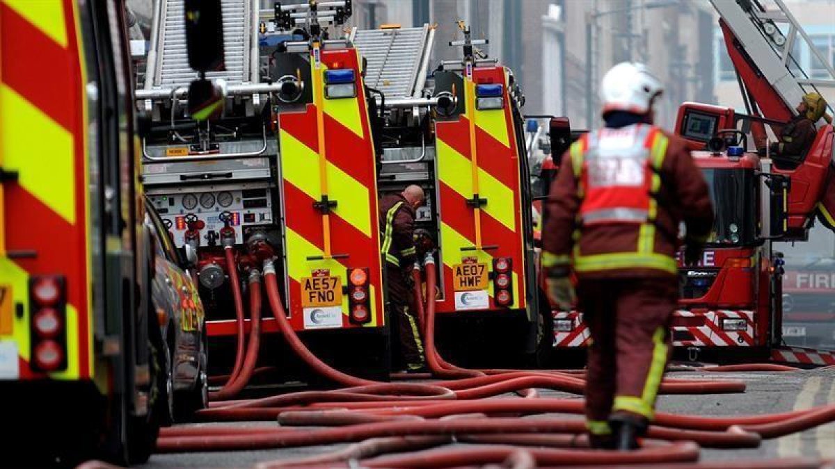 Varios bomberos en un suceso en Londres-EFE / ARCHIVO