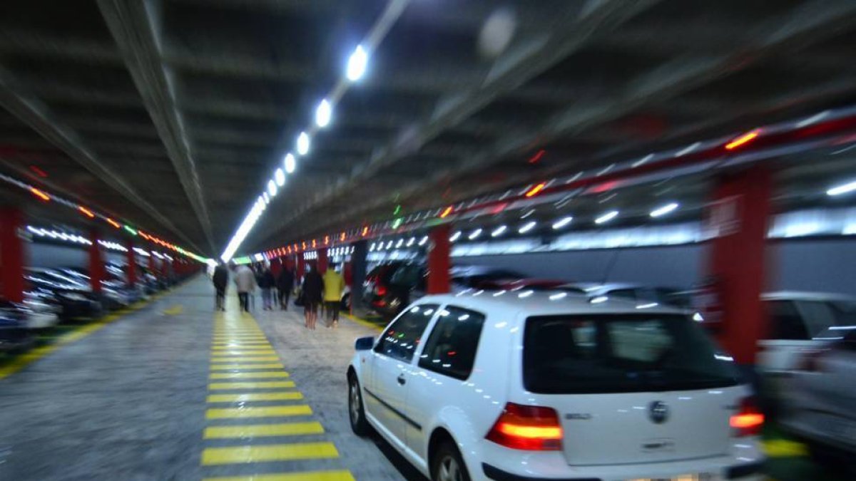 Parking del Espolón y Mariano Granados.-ALVARO MARTÍNEZ