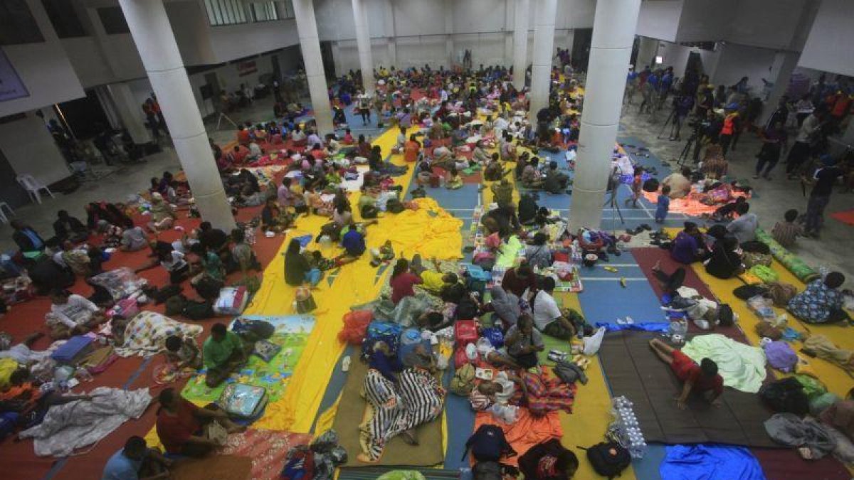 El número podría aumentar entre los 30.000 y hasta los 80.000 evacuados.-AP