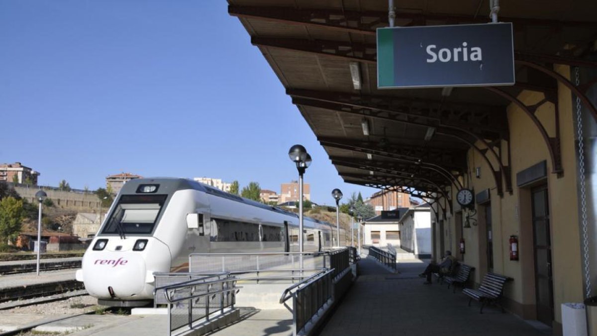 El servicio de Renfe ha generado gran controversía entre los usuarios durante los últimos meses.-Valentín Guisande