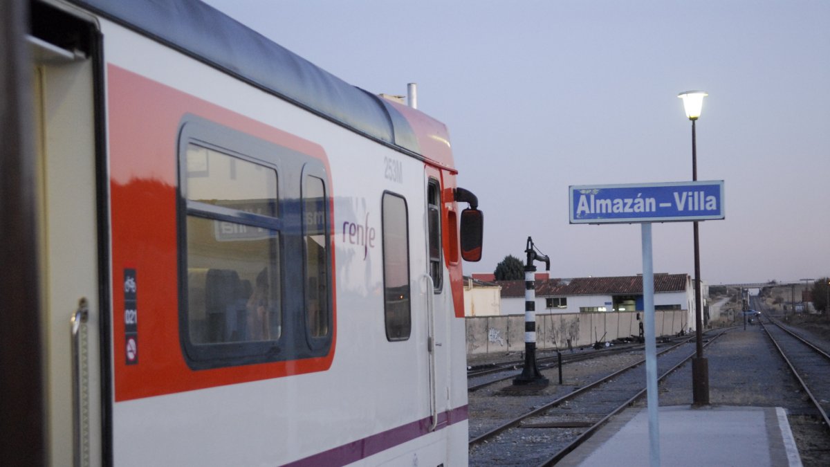 Estación de Almazán.-HDS