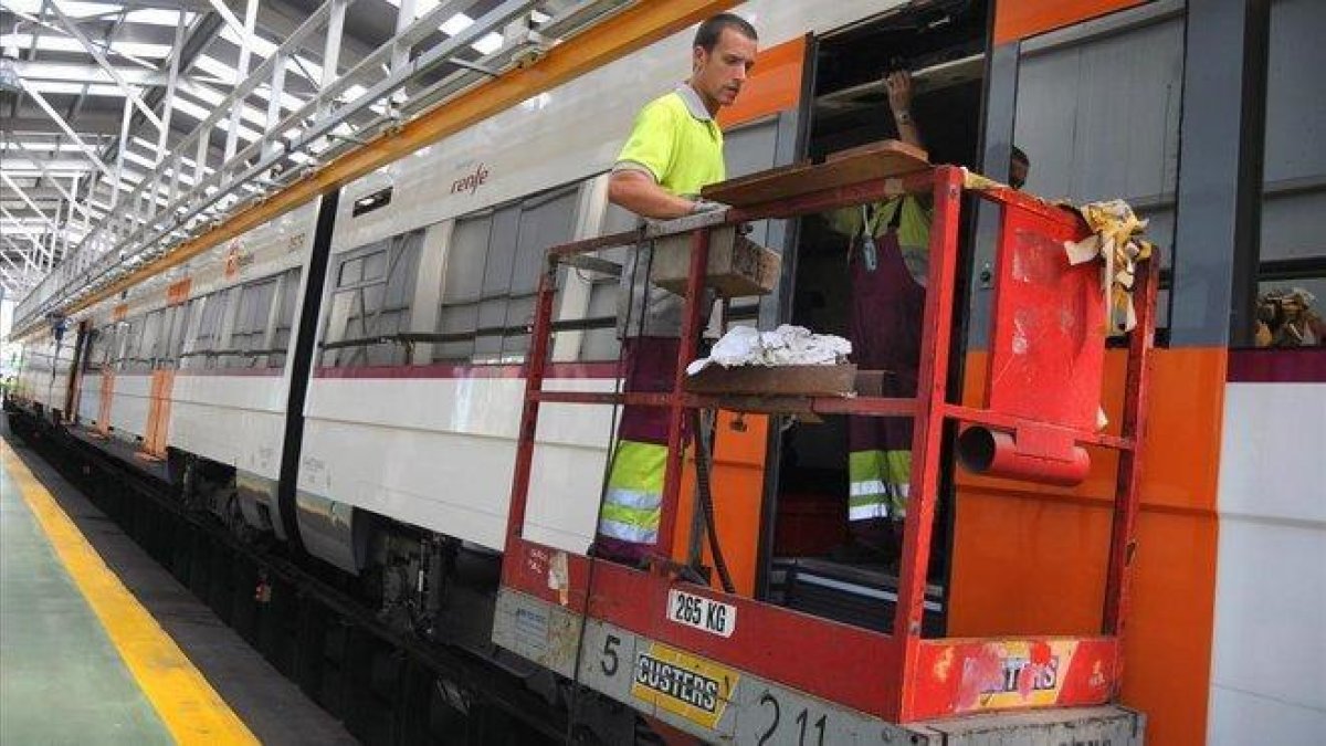 Instalaciones de mantenimiento de Renfe.-DIEGO CALDERÓN