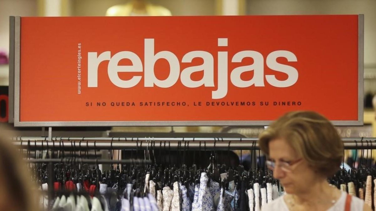 Cartel de rebajas. /