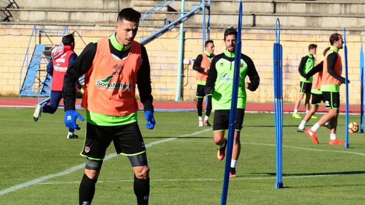 Manu del Moral durante un entrenamiento del equipo.-ÁLVARO MARTINEZ