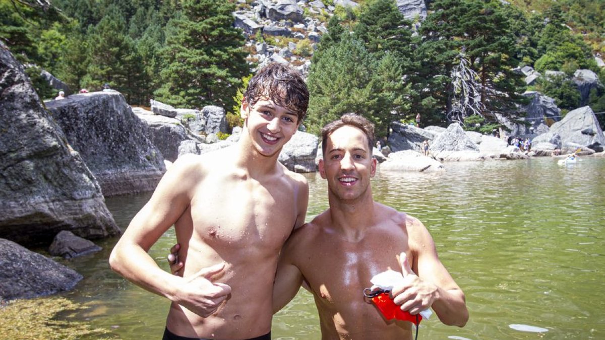 Unai Zubeldia y Sergio Martín libraron una bonita pugna en la Laguna Negra. MARIO TEJEDOR (120)