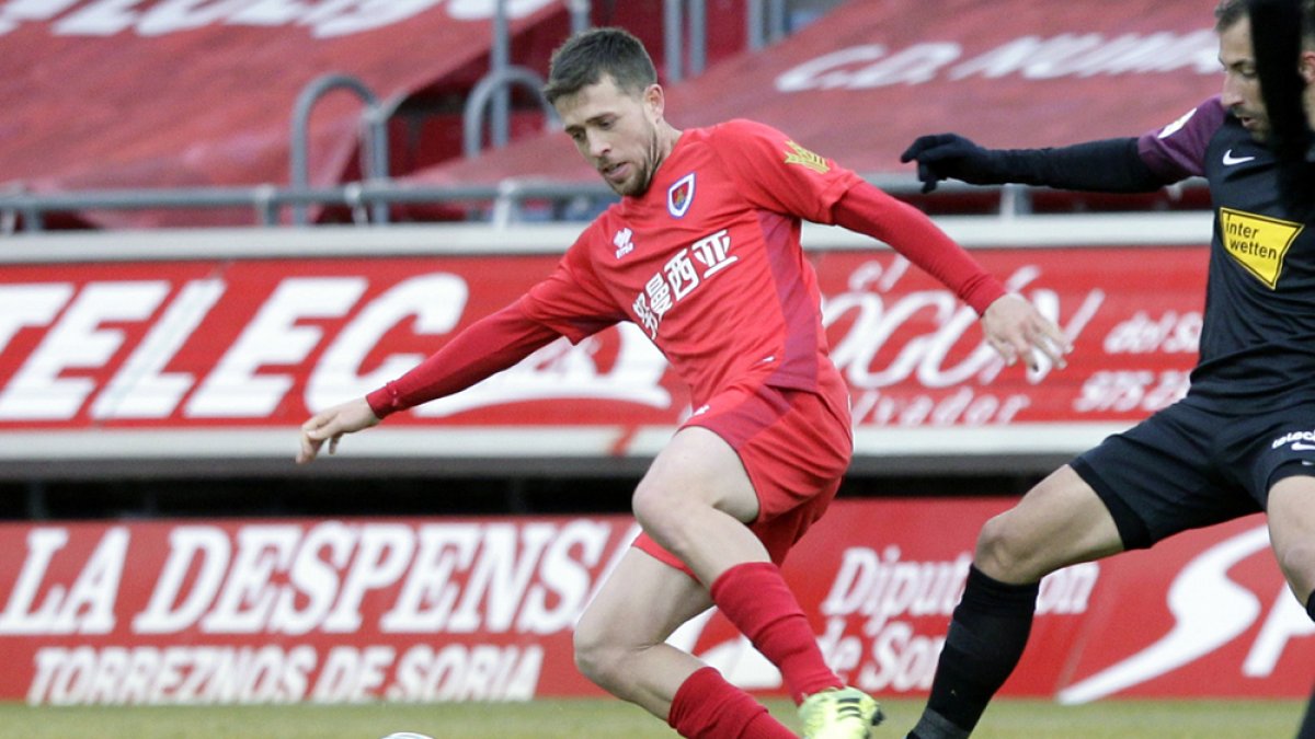 Noguera vuelve al equipo numantino después de cumplir un partido de sanción. MARIO TEJEDOR