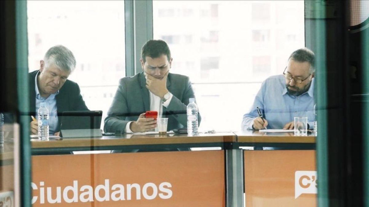 El líder de Ciudadadanos, Albert Rivera, en la reunión que su Ejecutiva celebró este miércoles en Madrid-AGUSTÍN CATALAN