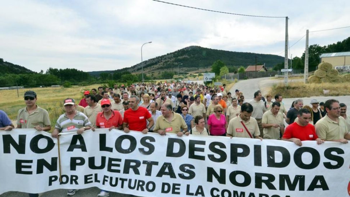 Movilización de trabajadores en San Leonardo.-LUIS ÁNGEL TEJEDOR
