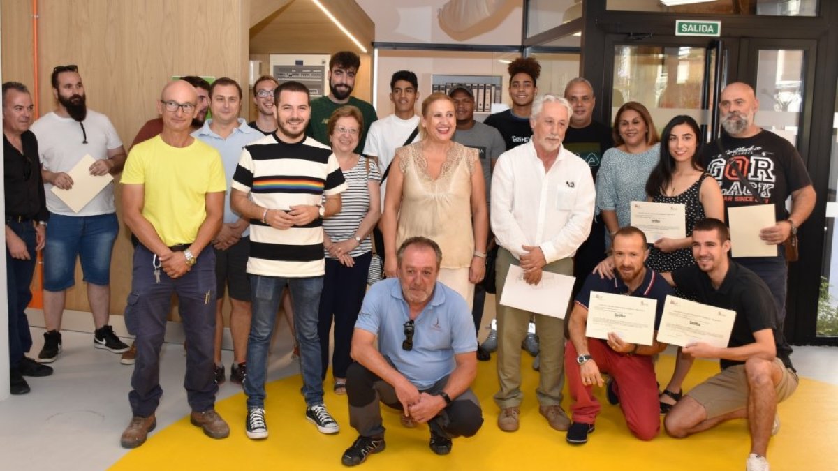 Entrega de diplomas a los alumnos de la acción formativa en Soria. HDS