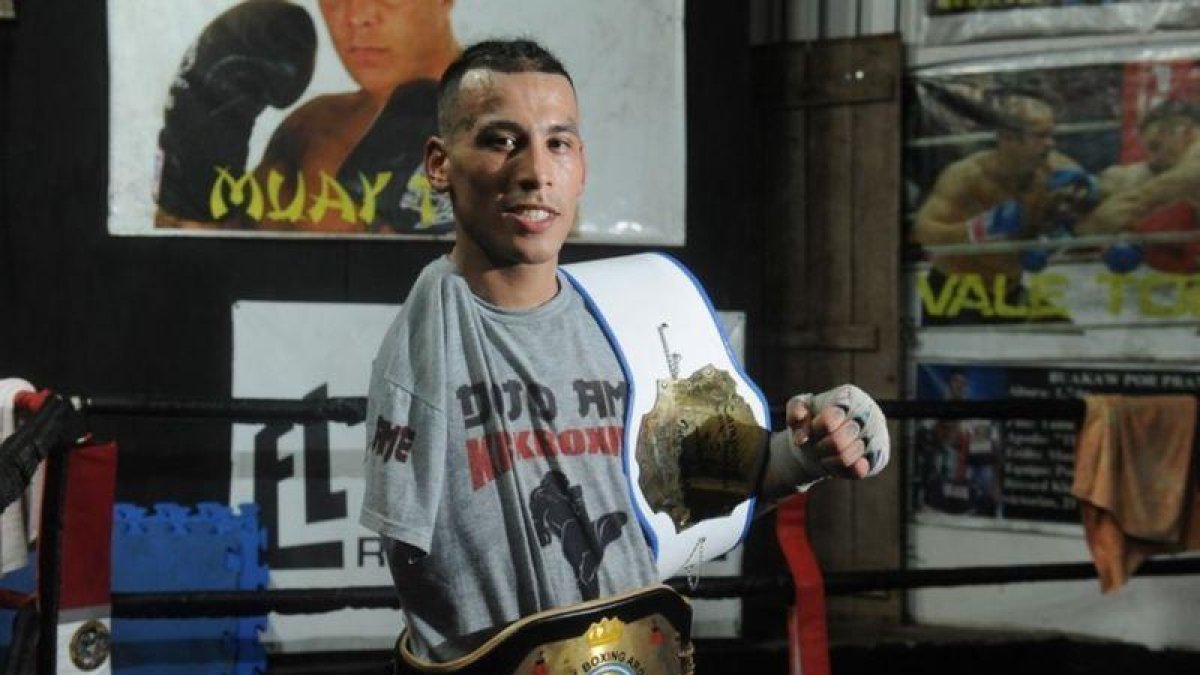 Charly, sobrenombre que utiliza casi siempre y que forma parte de su identidad, practica kickboxing desde los 15 años.-GUILLERMO RODRÍGUEZ ADAM (CLARÍN/ARGENTINA)