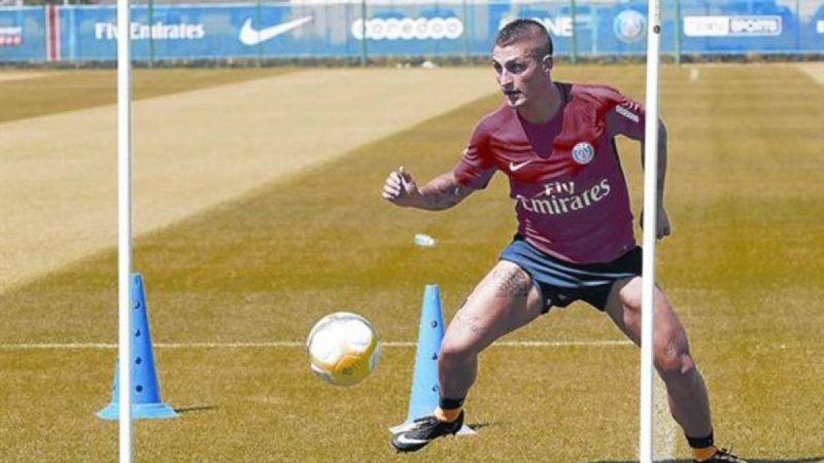 Verrati, en un primer entrenamiento del PSG.-PARIS SAINT GERMAIN
