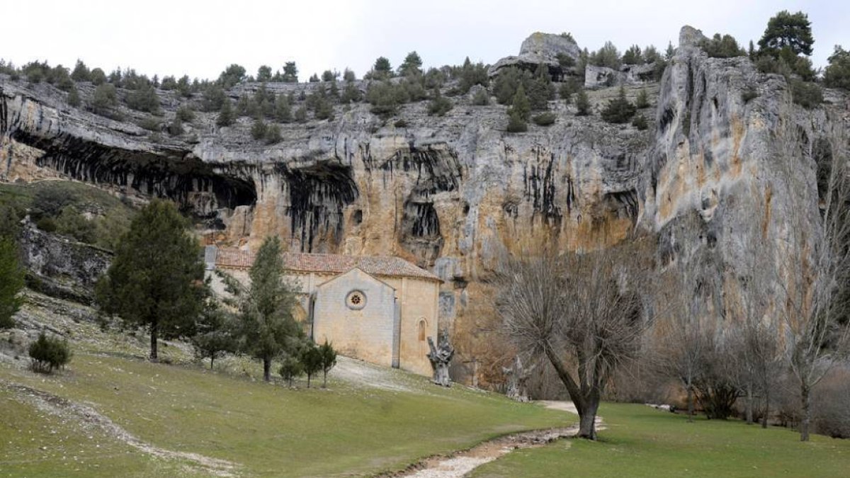 Ermita de San Bartolomé en el Cañón del Río Lobos. HDS