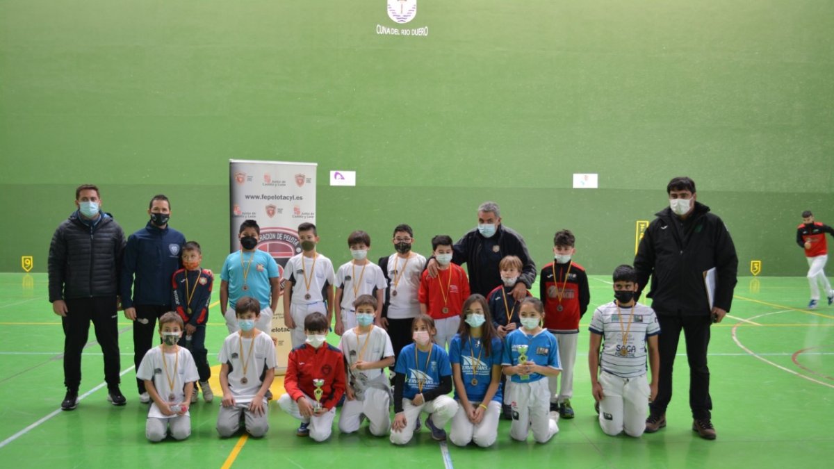 Participantes en la categoría benjamín/alevín en la primera jornada del Campeonato de Castilla y León Escolar. HDS